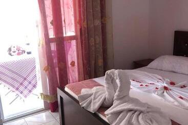 پانسیون Vila Xhafa