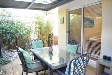 Professionally Cleaned 2bdr Villa, Great Location