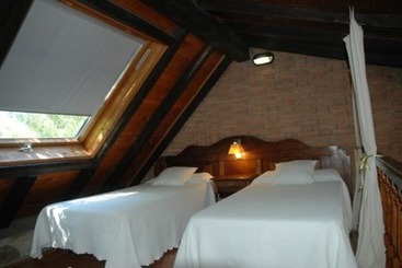 هتل Camping Bungalows Rio Jerte