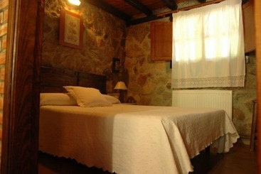 هتل Camping Bungalows Rio Jerte