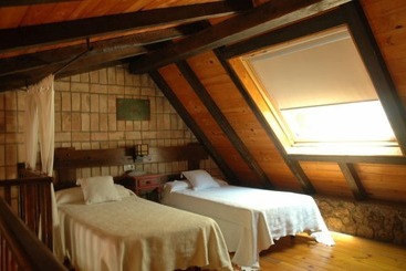 هتل Camping Bungalows Rio Jerte