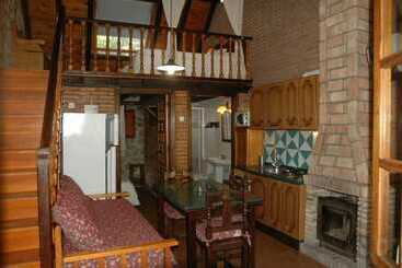 هتل Camping Bungalows Rio Jerte