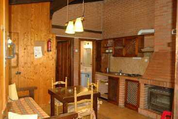 هتل Camping Bungalows Rio Jerte