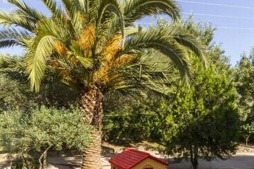 هتل Camping Bungalows Rio Jerte