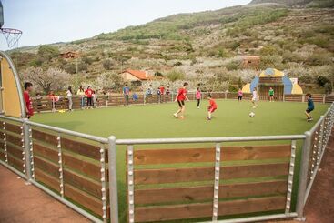 هتل Camping Bungalows Rio Jerte