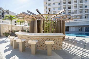 هتل Okinawa Hinode Resort And Hot Spring