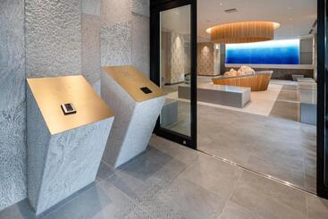 هتل Okinawa Hinode Resort And Hot Spring