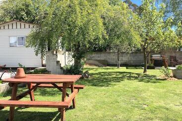 Burkes Pass Country Motels