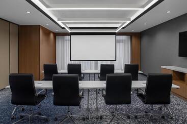 هتل Four Points By Sheraton Flushing