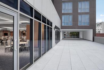 هتل Four Points By Sheraton Flushing
