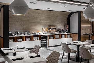 هتل Four Points By Sheraton Flushing