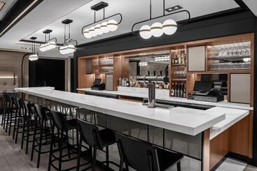 هتل Four Points By Sheraton Flushing