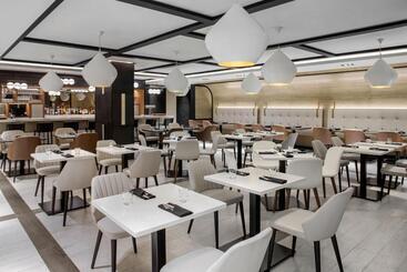 هتل Four Points By Sheraton Flushing