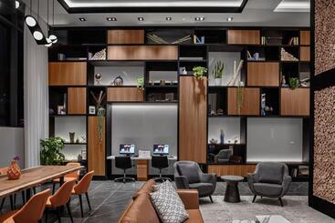 هتل Four Points By Sheraton Flushing
