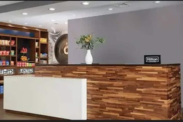 هتل Hampton Inn & Suites St. Charles Old Town Area