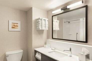 هتل Hampton Inn & Suites St. Charles Old Town Area