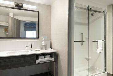 هتل Hampton Inn & Suites St. Charles Old Town Area