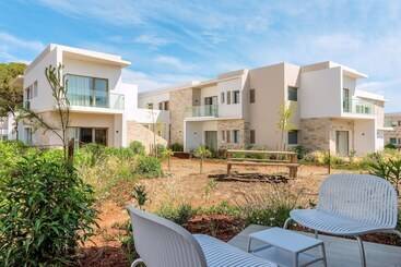 هتل Radisson Blu Resort Al Hoceima