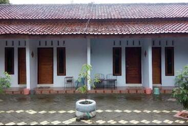 هتل Umah Isun Guests House