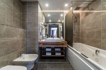Kravt Nevsky Hotel And Spa