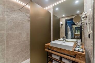 Kravt Nevsky Hotel And Spa