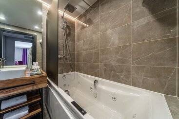 Kravt Nevsky Hotel And Spa
