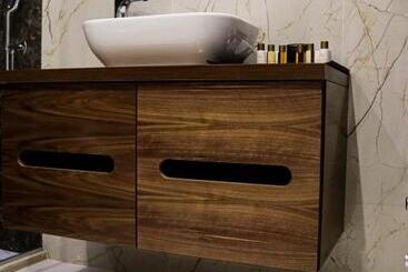 استراحتگاه Mk Premier
