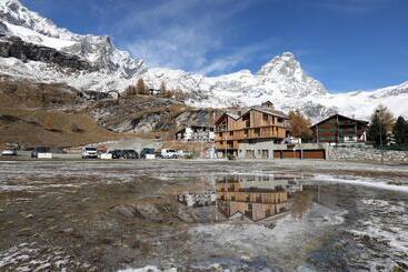 تختخواب و صبحانه Chalet Blanc Cervinia