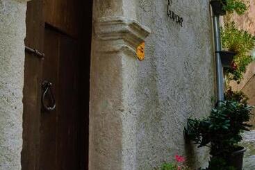 تختخواب و صبحانه Dimora Cavour
