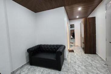 شقة فندقية Blue Pine Orchards   Villas