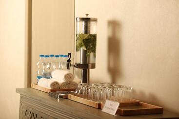 هتل Jade Suites Luxury Boutique
