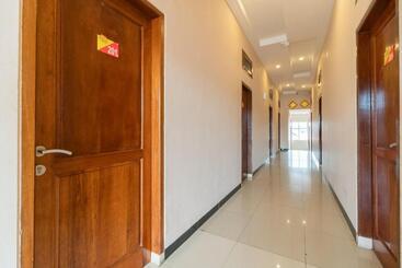 هتل Reddoorz Syariah Near Rs Mata Padang