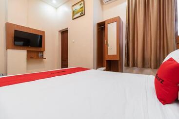 هتل Reddoorz Syariah Near Rs Mata Padang