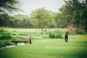 هتل The Safari House