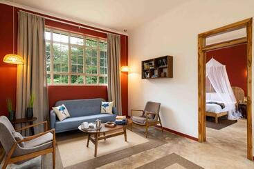 هتل The Safari House