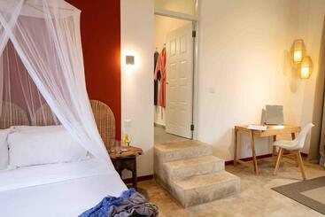 هتل The Safari House