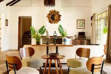 هتل The Safari House