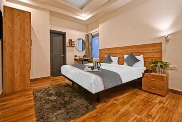 هتل Townhouse 453 Malviya Nagar