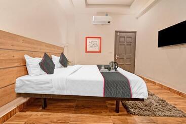 هتل Townhouse 453 Malviya Nagar