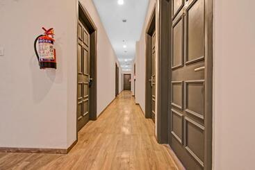 هتل Townhouse 453 Malviya Nagar