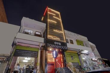هتل Townhouse 453 Malviya Nagar