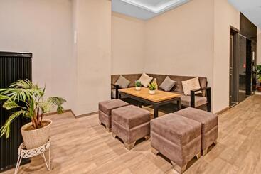 هتل Townhouse 453 Malviya Nagar