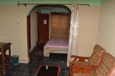White Horse Hotel Porto Novo