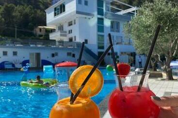 استراحتگاه Principe Del Lago