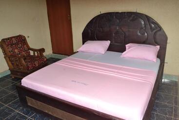 White Horse Hotel Porto Novo
