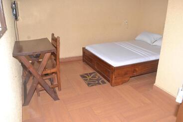 White Horse Hotel Porto Novo