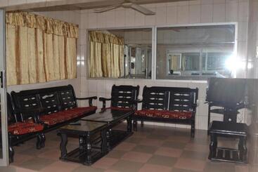 White Horse Hotel Porto Novo
