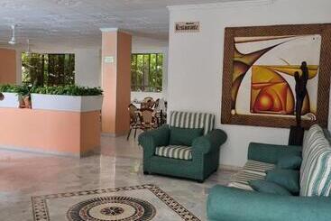 Zahira Hotel Melgar