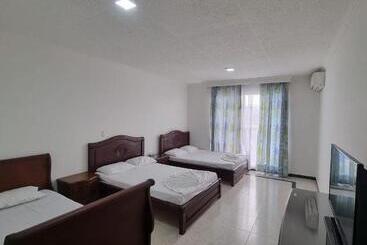 Zahira Hotel Melgar