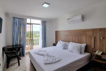 Zahira Hotel Melgar